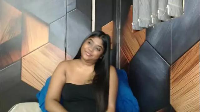 Image 4 of indian_rimmelx Stream on Chaturbate on 26 days ago