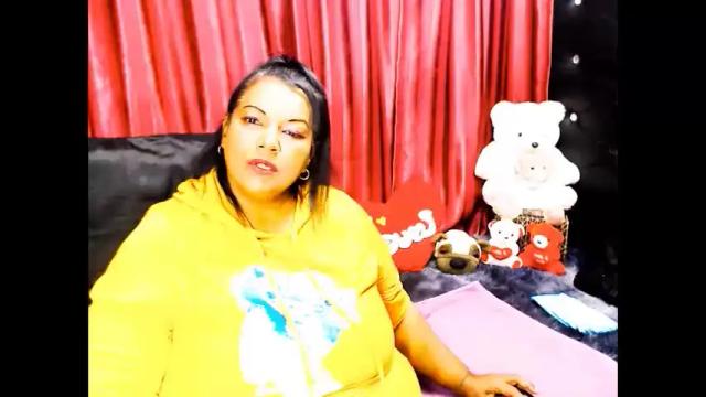 Image 2 of indian_rubyxx Stream on Chaturbate on 1 month ago