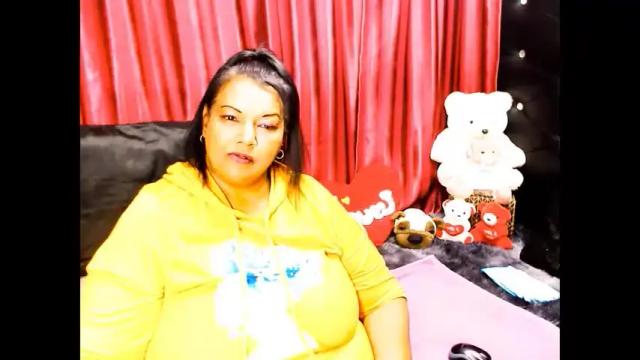 Image 3 of indian_rubyxx Stream on Chaturbate on 1 month ago