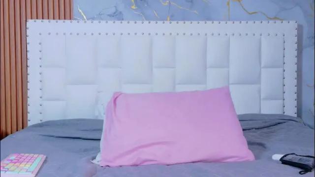 Image 3 of indiancutiie Stream on Chaturbate on 19 days ago