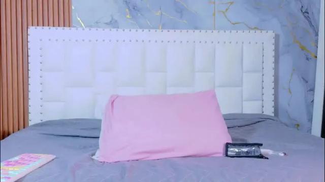 Image 8 of indiancutiie Stream on Chaturbate on 19 days ago