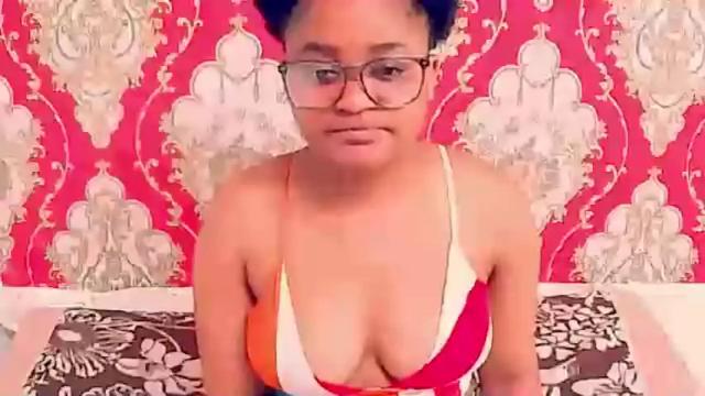 Image 12 of indianplaygirl4u2luv Stream on Chaturbate on 19 months ago