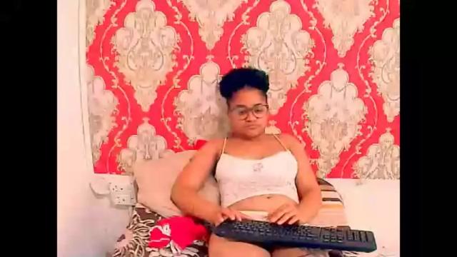 Image 12 of indianplaygirl4u2luv Stream on Chaturbate on 19 months ago