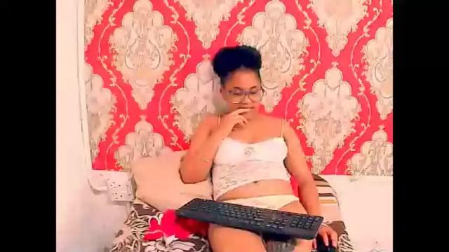 Image 7 of indianplaygirl4u2luv Stream on Chaturbate on 19 months ago