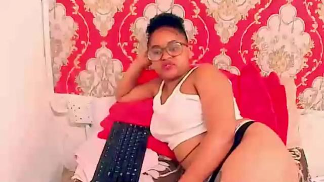 Image 3 of indianplaygirl4u2luv Stream on Chaturbate on 18 months ago
