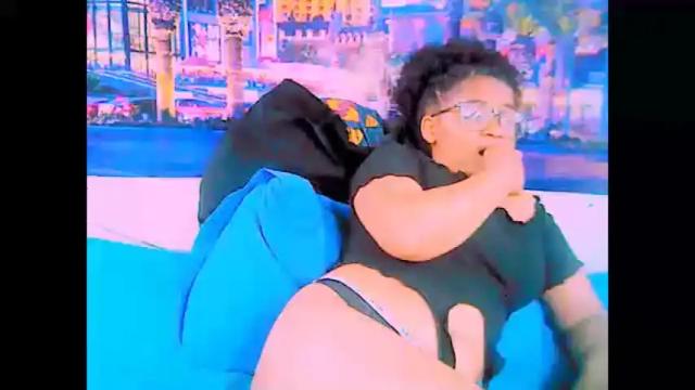 Image 4 of indianplaygirl4u2luv Stream on Chaturbate on 18 months ago