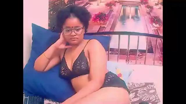 Image 3 of indianplaygirl4u2luv Stream on Chaturbate on 18 months ago