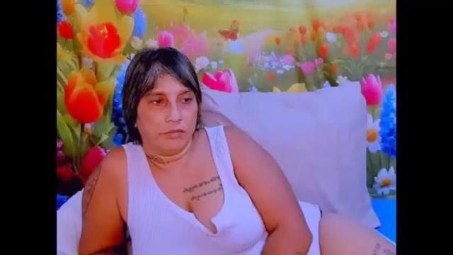 Image 2 of indianroxy07 Stream on Chaturbate on 12 days ago