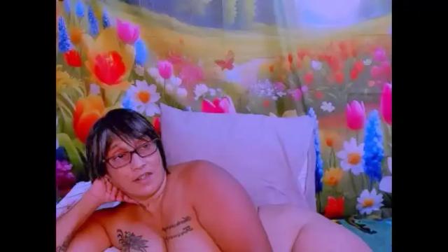 Image 3 of indianroxy07 Stream on Chaturbate on 8 days ago