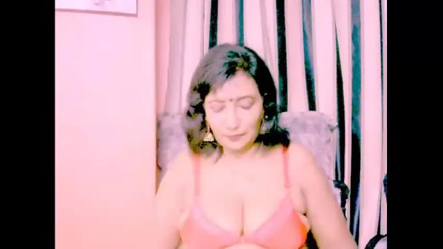 Image 12 of indiansarika65 Stream on Chaturbate on 14 months ago