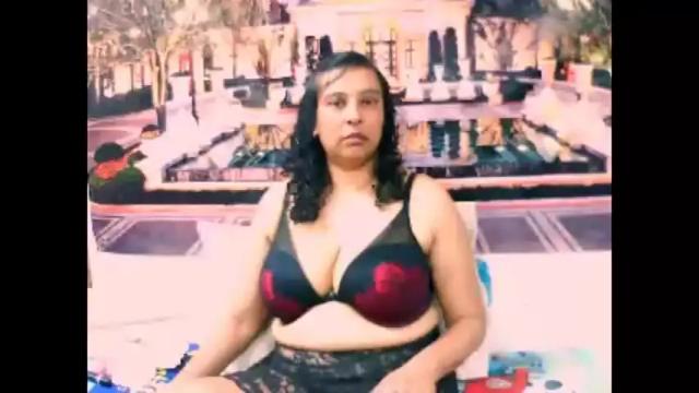 Image 8 of indiansexysmiles Stream on Chaturbate on 17 months ago