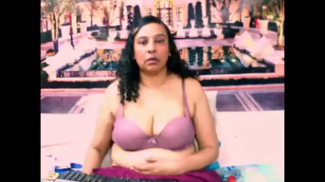 Image 10 of indiansexysmiles Stream on Chaturbate on 18 months ago