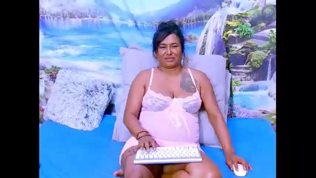 Image 6 of indiansparkle Stream on Chaturbate on 14 months ago