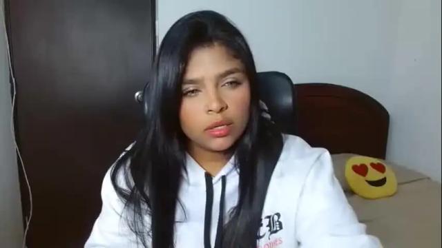 Image 2 of indica_18 Stream on Chaturbate on 1 month ago