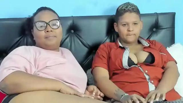 Image 4 of indigo_and_agatha Stream on Chaturbate on 20 months ago