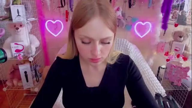 Image 3 of indykally Stream on Chaturbate on 1 month ago