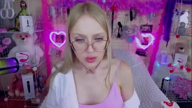 Image 10 of indykally Stream on Chaturbate on 1 month ago
