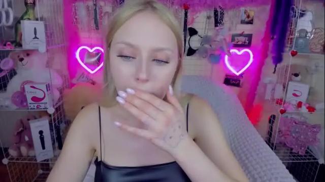 Image 2 of indykally Stream on Chaturbate on 18 days ago