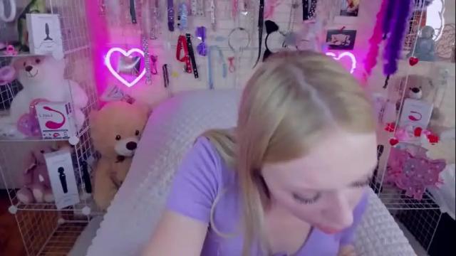 Image 12 of indykally Stream on Chaturbate on 17 days ago