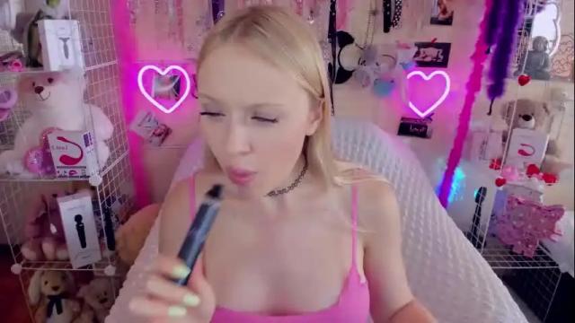 Image 10 of indykally Stream on Chaturbate on 7 days ago