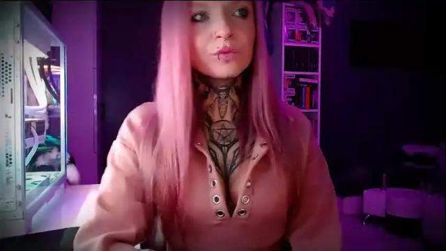 Image 4 of inesdesire Stream on Chaturbate on 14 days ago