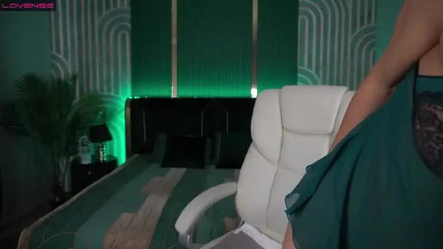 Image 4 of inessasky Stream on Chaturbate on 21 months ago