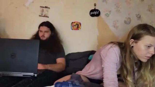Image 2 of injuredandbroke Stream on Chaturbate on 25 months ago