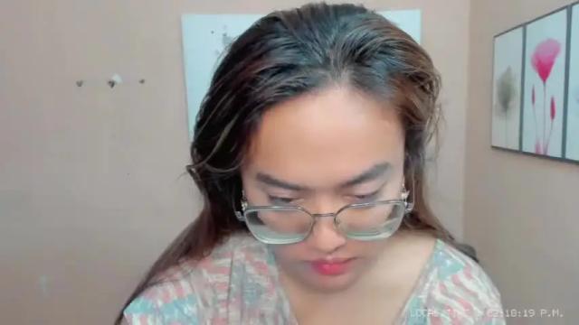Image 2 of inn0centdoll69 Stream on Chaturbate on 14 months ago