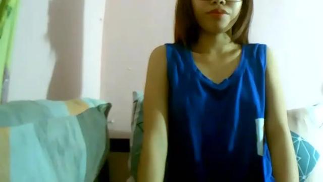 Image 2 of innocent_yassi Stream on Chaturbate on 15 months ago