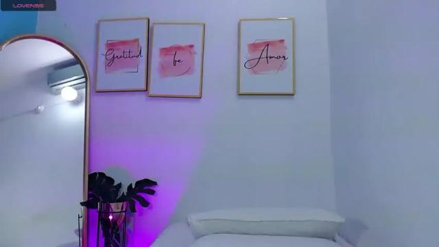 Image 2 of innocentlady_ Stream on Chaturbate on 14 months ago