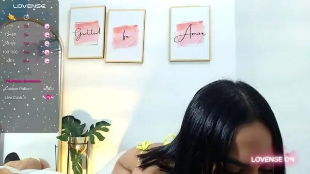 Image 6 of innocentlady_ Stream on Chaturbate on 14 months ago