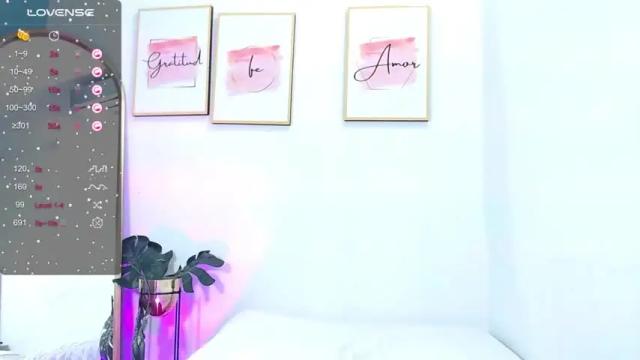 Image 12 of innocentlady_ Stream on Chaturbate on 14 months ago