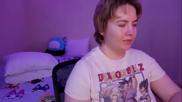 Image 6 of internetfairy_xo Stream on Chaturbate on 17 months ago