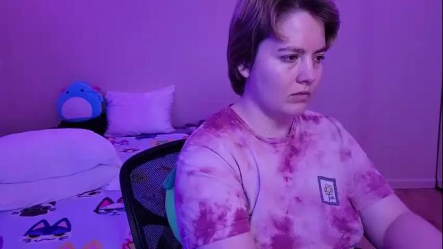 Image 2 of internetfairy_xo Stream on Chaturbate on 17 months ago