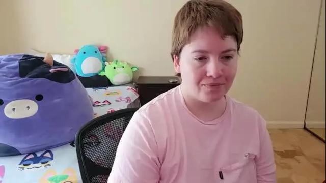 Image 4 of internetfairy_xo Stream on Chaturbate on 15 months ago