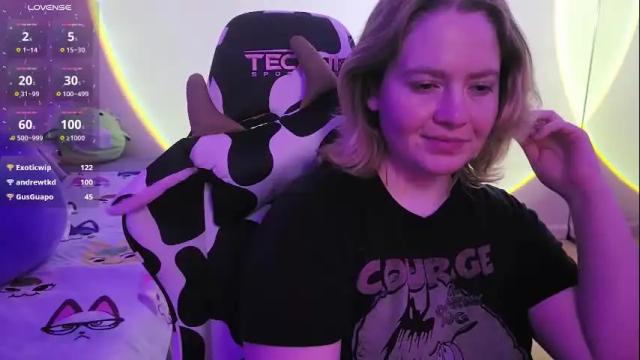 Image 3 of internetfairy_xo Stream on Chaturbate on 10 days ago