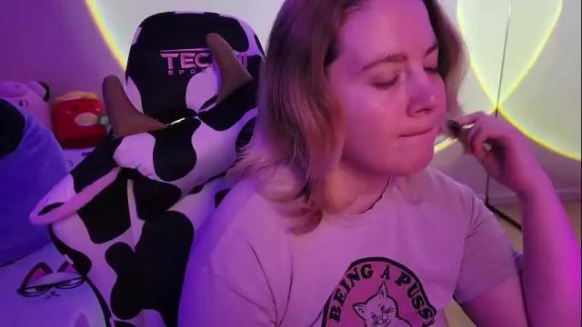 Thumbnail 1, internetfairy_xo's Stream at Chaturbate, 2 months ago