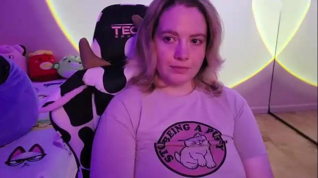 Image 2 of internetfairy_xo Stream on Chaturbate on 2 months ago