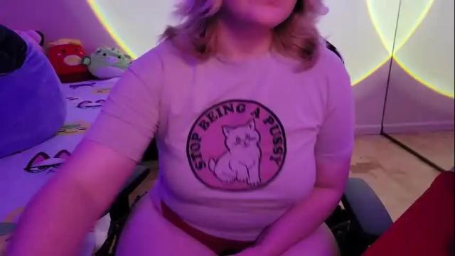 Image 3 of internetfairy_xo Stream on Chaturbate on 2 months ago