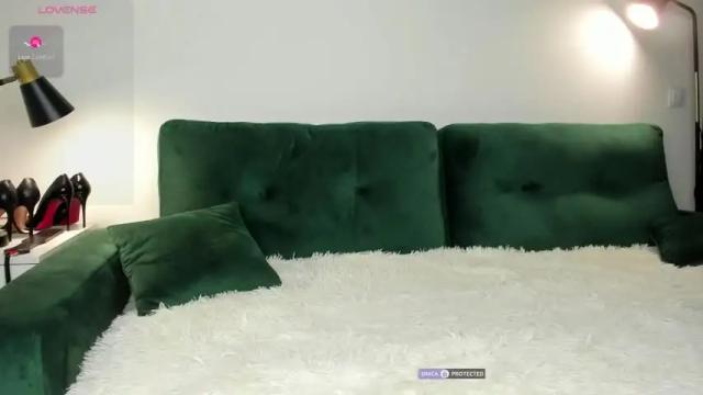 Image 7 of intrigueeme Stream on Chaturbate on 1 month ago