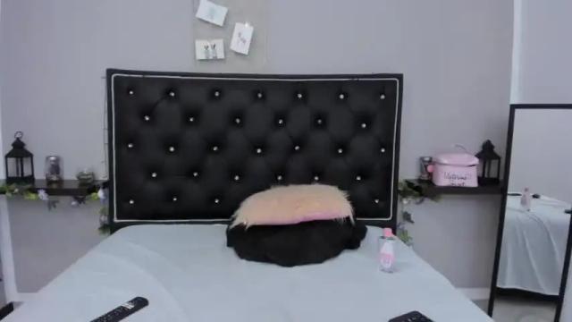 Image 12 of invi_zupono Stream on Chaturbate on 22 months ago