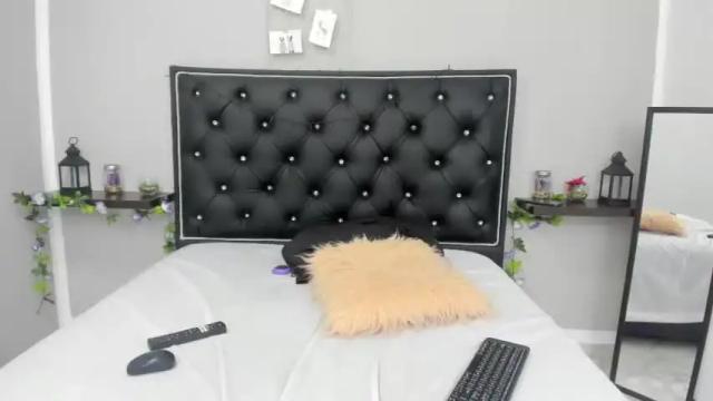 Image 12 of invi_zupono Stream on Chaturbate on 22 months ago