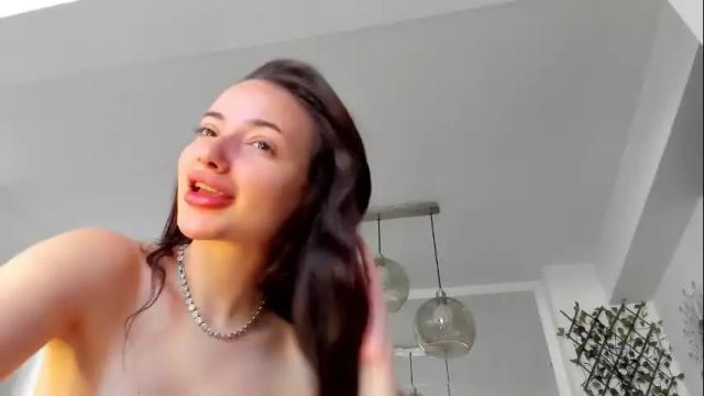 Image 6 of irenevon Stream on Chaturbate on 29 days ago