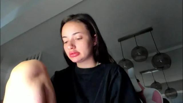 Image 3 of irenevon Stream on Chaturbate on 2 months ago