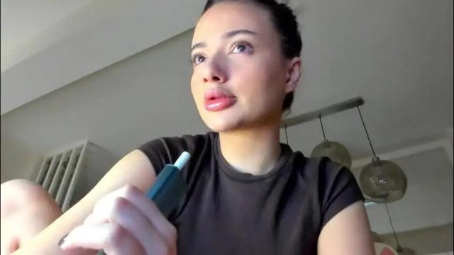 Image 3 of irenevon Stream on Chaturbate on 19 days ago