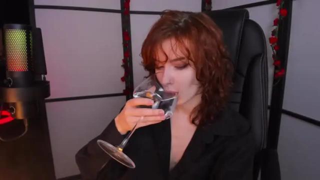 Image 2 of iris__ice Stream on Chaturbate on 20 months ago