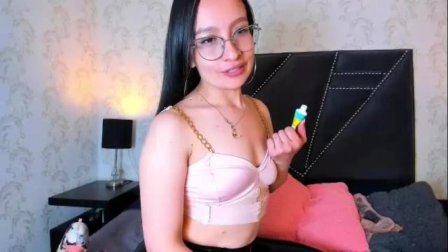 Image 12 of iris_bells Stream on Chaturbate on 1 month ago