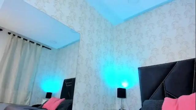 Image 4 of iris_bells Stream on Chaturbate on 1 month ago