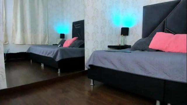 Image 4 of iris_bells Stream on Chaturbate on 15 days ago