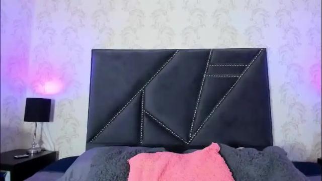 Image 3 of iris_bells Stream on Chaturbate on 1 day ago